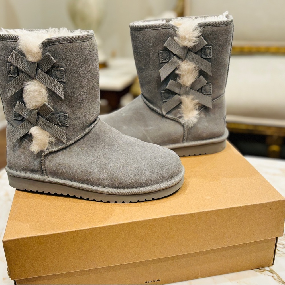 Koolaburra by UGS. Victoria Short- gray - 8 women’s